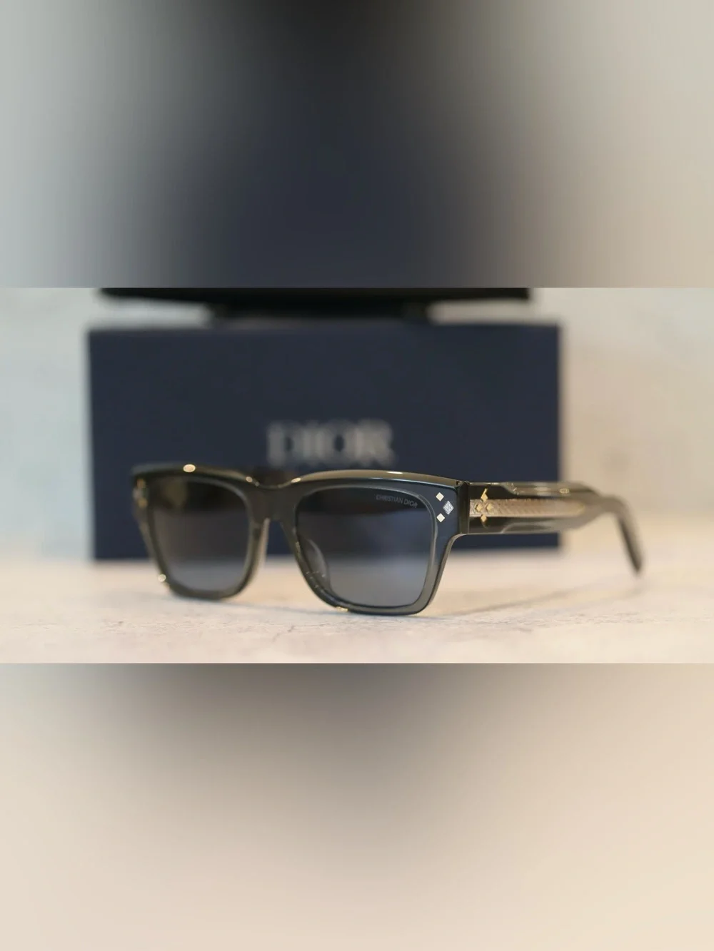 Dior Men’s CD Diamond S1I Light Green Frame/Blue Lens Sunglasses (New)